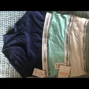 Pack of 3 Calvin Klein hipster panties.
